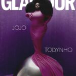 Jojo Todynho Instagram - É ela: @jojotodynho é capa da Glamour impressa de setembro! Aos 25 anos, Jordana Gleise de Jesus Menezes é uma mulher que faz o que quer, e não para tão cedo. Nascida e criada em Bangu, na Zona Oeste do Rio de Janeiro, ela dá corpo à letra de "De Onde Eu Venho", do seu primeiro álbum de pagode “Jojo Como Você Nunca Viu", ao erguer a mesma postura que carrega das origens por onde quer que passe. A lista de contatos e projetos? Uma verdadeira labareda: só aumenta, e vai da música à televisão. "Estou no meio do mar procurando meu cais. Não sei se vou para o 'Domingão', se vou ganhar um programa... mas sei que vou chegar com o meu crachá bem linda na Globo", destaca entre risos. Independente da escolha feita, é certo que Jojo faz e acontece como indiscutível ícone que é. E a inspiração continua no site, na prévia do papo que tivemos com a cover star, e nas páginas da edição de setembro. Que brilho, Jojo! A #GlamourSetembro está disponível para compra a partir do dia 14.09: garanta sua revista no e-commerce da Amaro e em lojas selecionadas da marca, e nas melhores bancas de jornais. Assinantes podem conferir a edição digital da revista na íntegra pelo app @GloboMais. Direção de conteúdo: @renatagarciac Entrevista: @cambr4ia Foto: @ivanerick Styling: @victorfdmiranda Edição de arte: @vicpolak Beleza: @marikatobeautyartist Hair: @valesaig Apliques: @polly.br Set designer: @josephinecho_ Coordenação executiva: @octavio.od (@odmgt) Produção executiva: @leonardoolavo, @biadallolio e @i.patrickferreira Assistentes de foto: @sidao1 e @gaeloliveira Assistentesde beleza: andreybatista e @beatrizhelennabeauty Produção de Moda: @cpassos e @jorgmoura Assistentes de arte: @dtercarioli e @jeffersonferezin Manicure: @soninhalimanails Camareira:@_martinsnadia Tratamento de imagem: @philipemortosa Projeto gráfico: @studio_drama_ltd Look: @estudiocena e @andreacontioficial #JojoTodynhoNaGlamour