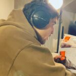 Jordan Haj Instagram - 1) neprůstřelnej plán, jak to @forum_karlin 100% vyprodat 💣 2) už několikátej rok mám pocit, že pokud spolu dáme tenhle rok, tak už dáme všechno.. a budeme spolu tak dlouho, až začnu mít vaginální trable a @emmasmetana_music vousy. 3) takhle budeme vypadat 4) takhle si budeme myslet že vypadáme Prague