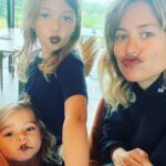 Jordan Haj Instagram - Beskydy time- workin-chillin-family time A ZÍTRA DVA DNY VE VÍDNI!!! Nebyl jsem tam tak 13 let. Prosím o všechny vaše gastro/art/Fashion/café doporučení ! Bude pršet…🙏🏽🙏🏽🙏🏽 1 proud @eminenterum ambasador chilin in dá mountains with a rum on a rainy sunday evening. # 2 piece of art x3 3 @ladnaceladna nezapomenutelné publikum a perfektní timing koncertu v hodině a půl bez deště. Díky 👼🏻 4 i am gonna make the žabky great again. 5 Ariel a Lennon Haj SPAtana 6 told ya about the žabky 7 @ladnaceladna 8 @cerny.david na miuře 9 stávka filmařů v USA neboli vidíme po roce tetu @marketahanz která jinak žije na place 366 dní v roce Celadna