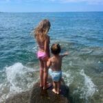 Jordan Haj Instagram - Liferoundhere ⛱️ 1 @emmasmetana_music 2 mini @emmasmetana_music 3 člověk co patří na jih 4 na světě existujou místa kde 10 letý chlapečci v restauraci na pláži nemaj v ruce mobil a hrajou karty. A taky tam existujou teenage party co si povídaj, hladí se u toho letmo po hlavě a zátylku a hrajou karty a do mobilu koukají zběžně. #somethinginthewater i guess 5 Achjo fakt.. 35let, nula zákroků, 2vě děti.. jóga a strava a genetika východoevropský ženy i guess :))) 6 kriminálník 7 Lennon učí svojí sestru ovládat moře rukou a soustředěním. Naučil jsem jí to včera, uvěřila mi, že to maká.. dnes jsem tomu začal věřit, pozorovajíc je dvě, taky. #dune 8 afterparty/movietime 9 🌰🌰🌰 10 snídaně Old School Movies