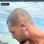 Jordan Haj Instagram - Ze 100% zarostlá ALOPECIE zítra 13:30 Q&A a livestream s Dr. Která mi to vyléčila. O léčbě co jsem absolvoval já, o tom jestli je to jistota, když to zkusíš léčit stejně, a o dalších možnostech léčby. Už delší dobu mi denodenně chodí dotazy na téma alopecie a já se snažím odpovídat svemdomitě ale vlastně na většinu otázek eridované odpovědi samozřejmě nemám. Budu zítra (neboli dnes, v pondělí 19.6.) Na kontrole u paní doktorkorky @monika_arenbergerova ve vinohradské nemocnici a poprosil jsem ji, jestli by se mnou neudělala livestream ke kterému by se mohli připojit ti, co mi píší dotazy a dostat odpovědi připmo od ní. zkusím to tu pak uložit s co nejobsáhlejším pokrytím toho jak jsem to k současnému úspěchu(snad na co nejdéle trvajícímu) absolvoval pod jejím dozorem a péčí já.