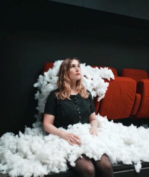 Joséphine Draï Instagram - En attendant l’écran. ☁️🔜🎟🎥 #19mai @amelie.chopinet 📷