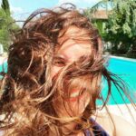 Joséphine Draï Instagram - BoireDormirMangerLireBronzer (adlib) @hotellemoulindaure 🌻♥️🍷🍑📚 Hôtel Le Moulin d'Aure