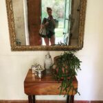 Joséphine Draï Instagram - BoireDormirMangerLireBronzer (adlib) @hotellemoulindaure 🌻♥️🍷🍑📚 Hôtel Le Moulin d'Aure