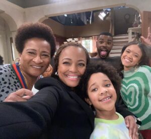 Journey Christine Instagram - I love Mondays! On set with my amazing work family. 
#LivingMyDream #LoveWhatYouDo #TheUpshaws #Netflix #StrongBlackLead #NetflixIsComedy #NetflixFamily