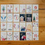 Judith Rakers Instagram - Ihr Lieben, wir haben wie wild und mit viel Kaffee und Schokolade zur Motivation gepackt in den letzten Wochen und sind trotzdem kaum noch hinterhergekommen: Ihr habt so viele Adventskalender bestellt, dass wir selbst unsere Lieferanten an ihre Grenzen gebracht haben ;-) Ich freue mich riesig darüber, dass ihr unseren nachhaltigen Adventskalender genauso toll findet wie ich. Aber ich bestelle jetzt keine Kalender mehr nach. Ein paar sind noch da, aber wenn diese weg sind, atmen wir erstmal kurz durch, essen ein Stück Lebkuchen (gemeinsam mit der zauberhaften Postbotin Maren, die uns doll unterstützt hat) und präsentieren euch dann unsere nachhaltigen Geschenkideen zum Fest. Und dann gehts zu Luises Freude wieder los mit dem Packen in lustiger Teamwork (und Raschelpapier)auf der kleinen Farm. Ich wünsche euch ein zauberhaftes Wochenende. #homefarming #adventskalender #bio #nachhaltigegeschenke *WERBUNGINEIGENERSACHE*