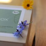Judith Rakers Instagram - Ich hätte da eine Geschenkidee für Weihnachten 🎄:-) Wie wäre es mit einer Bio-Saatgutbox, in der ihr auch seltene Sorten findet? Wir haben mittlerweile mehr als zehn verschiedene Themenboxen für euch: Gemüse für Anfänger, Gemüse für Fortgeschrittene und Leidensfähige (mit der Diva Tomate ;-), Winter- und Grillgemüse, Gemüse für den Balkon und die Wohnung und vieles mehr. Unser Saatgut kommt aus Europa und wird in einem Familienbetrieb in Süddeutschland abgefüllt - ihr bekommt also beste und zertifizierte Bio-Qualität. Jede Box ist außerdem ein kleiner Beitrag in Sachen Bio-Diversität: Denn ich habe auch seltene und besondere Sorten für euch in die Boxen gepackt. Nur wenn wir Nachfrage erzeugen, gibt es auch weiterhin ein Angebot und es wäre so schade, wenn diese tollen, teilweise sehr alten Sorten nach und nach verschwinden... Die Bio-Saatgutboxen in der wiederverwendbaren Holzbox sind eine schöne Geschenkidee für Menschen, die die Natur lieben und eigenes Gemüse anbauen möchten - im Garten, auf dem Balkon oder in der Wohnung. Wir haben für jedes Plätzchen die richtige Box zusammengestellt (Jaaa, es gibt auch eine für den Anbau in der Wohnung :-). Schaut doch gerne mal im Farmshop vorbei unter www.homefarming.de. Im kostenlosen Magazin und Podcast findet ihr dann auch alle Informationen zu Aussaat, Anbau, Pflege, Ernte und Zubereitung. Viel Spaß beim Stöbern und natürlich vor allem beim Schenken. Denn mit diesen Boxen verschenkt ihr ein ganzes Jahr Glück :-) #homefarming #machsdirleckerzuhause *Werbung in eigener Sache *
