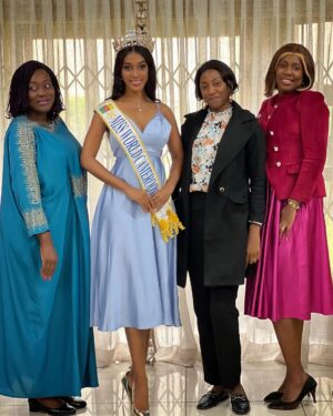 Julia Samantha Edima Instagram - last day in Mandela's country🇿🇦. I wanted to visit the Cameroonian embassy in South Africa before returning to my land. More than a visit, it was a privileged moment of exchange with these brave ladies who serve our homeland beyond the borders, who promote Cameroon in its diplomacy, its economy, its culture. 

My stay here was definitely very enriching for me, because I was able to meet great people and broaden my horizons. I am grateful for this new experience. 🙏🏽

#missworldcameroon #experience