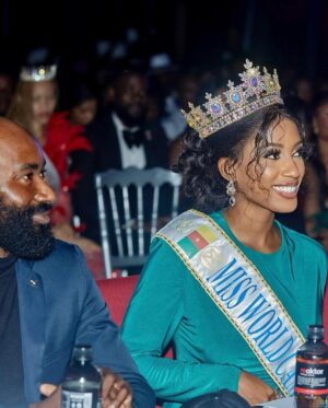 Julia Samantha Edima Instagram - @misterworldcameroon  is a beauty contest that offers the world the quality of Cameroonian male beauty in its elegance, charisma and intellect.

I had the privilege to preside the jury yesterday, it was a real honor and an beautiful evening. Thanks to the
promoter of this competition @paskala_lalou  Emane  as
well as @miss_cameroun_officiel  the Miss cameroon organizing committee (Comica) to promote Cameroonian beauty with so much dedication
and passion, to give her incredible platforms of expression!
Congratulations to our Mister World Cameroon 2023 @moth_hendrix_allan Mister world Cameroon centre 2023 , as well as to all the other candidates, whose courage and
presence capsized our hearts yesterday.

📸 : @_caption12_ 
 👗: Stylia by Ginger
 💄 : @vanelle_kenn 
Wig : @nourishka_officiel 
Hairstyle : @najal_thebeauty_box 

#missworldcameroon #Misterworldcameroon
#beautycontest