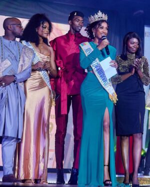 Julia Samantha Edima Instagram - @misterworldcameroon  is a beauty contest that offers the world the quality of Cameroonian male beauty in its elegance, charisma and intellect.

I had the privilege to preside the jury yesterday, it was a real honor and an beautiful evening. Thanks to the
promoter of this competition @paskala_lalou  Emane  as
well as @miss_cameroun_officiel  the Miss cameroon organizing committee (Comica) to promote Cameroonian beauty with so much dedication
and passion, to give her incredible platforms of expression!
Congratulations to our Mister World Cameroon 2023 @moth_hendrix_allan Mister world Cameroon centre 2023 , as well as to all the other candidates, whose courage and
presence capsized our hearts yesterday.

📸 : @_caption12_ 
 👗: Stylia by Ginger
 💄 : @vanelle_kenn 
Wig : @nourishka_officiel 
Hairstyle : @najal_thebeauty_box 

#missworldcameroon #Misterworldcameroon
#beautycontest