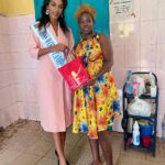 Julia Samantha Edima Instagram - En route pour une visite aux centres de prise en charge, de désintoxication et de réinsertion sociale de l’ONG @fondationfeef ( Fondation d’Éducation d’Espérance by Flomik) j’ai tenu à faire un saut à l’hôpital Générale de Yaoundé par le biais de @michelecare_world Pour rendre visite à des enfants malades , Anaëlle et surtout la petite Princesse qui s’apprête à faire face à une intervention chirurgicale de la mâchoire 😢 Imaginez-vous l’angoisse de sa maman , la peur qui anime de cette petite en ce moment 🥺 Impossible pour moi de ne pas apporter mon aide à la famille pour qu’elle retrouve la santé et puisse reprendre le chemin de l’école . Si vous voulez également vous joindre à moi pour son opération , voici le numéro à contacter :+237 ￼⁨6 99 16 16 71⁩ Hôpital Général