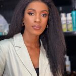 Julia Samantha Edima Instagram - When you start taking care of yourself you start feeling better, you start looking better and you attract better. It all just starts with you @nourishka_officiel Hair 💕💕