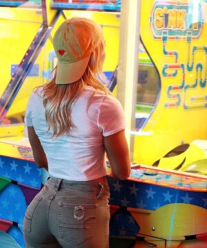 Julian Daigre Instagram - The other day I saw a video of someone using a magnet 🧲 on the side of a claw machine to get the ‘big prizes’ that no one ever wins, and I’m kinda mad that 12 year old me didn’t think of this 🤨