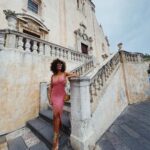 Juliana Paes Instagram – Taormina sua linda!!!! 💜🍊🌸 Taormina, Sicily