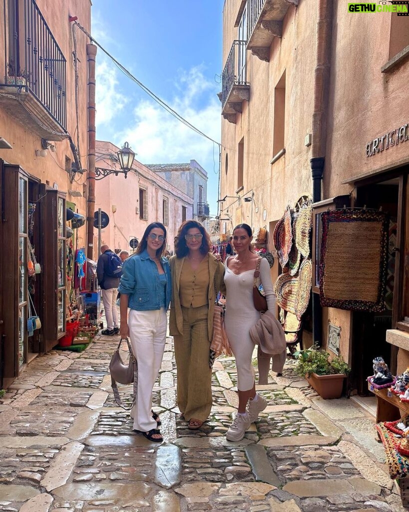 Juliana Paes Instagram - Sicília tem Erice e Erice tem meu coração! Erice Provincia Di Trapani - Sicilia