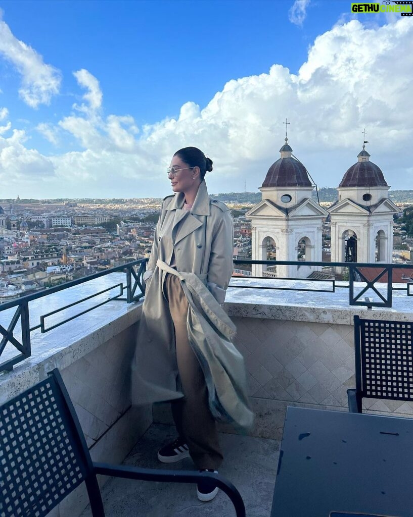 Juliana Paes Instagram - Não é à toa que Roma tem as mesmas letras que tem o Amor! Nunca vou esquecer essa vista! Hotel Hassler Roma