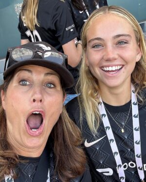 Julie Foudy Instagram - Ohhhh we are going to the playoffs baby!!!! @weareangelcity, oh yes we are. ❤️👊🏼🎉🙏🏼