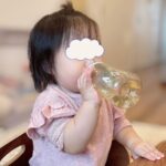 Jun Sena Instagram - ⁡ ⁡ お兄ちゃんおさがりの椅子がお気に入り。 毎朝この椅子にちょこんとお座りになって朝食をお召し上がりになられます。 (変な敬語！笑) ⁡ 所で…… ⁡ 女の子の髪型ってどうすりゃいいの？ 七五三までにはアップに出来るよう前髪も伸ばしたいと思っているのですが、今中途半端な長さで、ヘアクリップも嫌がる為「ちょんまげスタイル」 ちょんまげしていないと「目が見えていない事を必死に隠すアンドレスタイル」 ⁡ アンドレスタイルは髪の毛が目に入って衛生的によろしくない為ちょんまげスタイルなわけですが……他にかわいいスタイルありませんか？ ⁡ どなたかご教授願います！！ ⁡ ⁡ ……私でも出来る簡単スタイルで笑。 ⁡ ⁡ #一歳女の子 #ヘアスタイル #前髪切るか …。 #でもうちの娘 #おでこがかわいいのですよ #親バカ部
