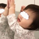 Jun Sena Instagram - ⁡ ⁡ パパのダンススタジオで大はしゃぎだった娘。 ⁡ 息子はまったく興味がありませんが、娘はいつかダンスに興味を持つのでしょうかねぇ。 ⁡ ま、今のところ興味の対象は…… ⁡ ⁡ 幼児用ビスケット笑。 ⁡ ⁡ #1歳児 #息子と違い #食に貪欲 笑 #ビスケットチラつかせると #高速ハイハイで奪いにくる #かわいいかよ #親バカ部