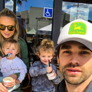 Justin Gaston Instagram - ICE CREAAAAAAM!