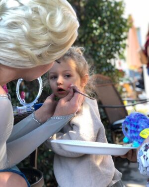 Justin Gaston Instagram - Can’t believe our little baby is already 1. Love you Soph. annnnnnd... @mel_ordway mel_ordway outdid herself on the party again.