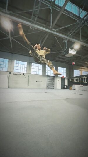 Justin Howell Instagram - Can you name these kicks? Because I’m honestly not sure what they’re called. 🤣
.
Test driving that new @asrv fall collection.
.
@thealexly 
@themonkeyvault 
🎥 @aurelia_agel 
🎵 @connorprice 
.
.⁣
.⁣
#asrv #athlete #backflip #flip #flippingfeed #flips #freerunning #gymnastics #hamstringworkout #karate #kickboxing #legday #legworkout #lowerbodyworkout #martialarts #mma #parkour #strengthtraining #taekwondo #tricking #tricks #tumbling #twist #toronto