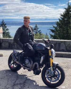Justin Howell Instagram - Little day trip to #mtcypress with my homie @zanemercey .
Gettin the tires warmed up and the wheels Rollin 👌🏼 many dope road trips to come.
.
.
.
.
.
#motorcycle #ducati #kneedown #1198 #gsxr #gixxer #litrebike #motorcyclesofinstagram #bikelife #1000cc #600cc #bike #bikestagram #instabike #2wheels1love #twowheelsonelove #trackday #fitfam #fitspo #fitness #gymtime #gainz #workout #getstrong #getfit #justdoit #bodybuilding