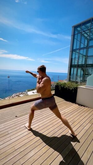 Justin Howell Instagram - Weekend chills 😁🇭🇷 
@aurelia_agel ❤️📸
@rixospremiumdubrovnik 
🩲 @bn3thapparel 
.⁣
#boxing #boxingtraining #church #croatia #croatia_photography #croatiafullofmagic #croatian #croatia🇭🇷 #kickboxing #kinobody #masterchief #mma #stunt #stuntman #stunts #throwhands #titans #traveltheworld #ufc #vacation #vacationmode #vacations #vacationvibes