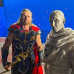 Justin Howell Instagram – ❤️+⚡️
.
Donning this suit is a career and life goal that I did not think would ever come true. « Thor » has always represented the peak of the mountain for me. @chrishemsworth and @bobbydazzler84 created the live action version of my favourite comic book character of all time. I was only there briefly to do reshoots but wow was it an experience. The absolute legend @therealzoebell bell saw us through some crazy action in a short window 🤙🏼 this job was a dream, I feel very lucky to have held the hammer in this lifetime. 

Crossing swords with the formidable @lonehart_stunts 
.⁣
.⁣
.⁣
.⁣
.⁣
#avengers #kinobody #loveandthunder #marvel #marvelcomics #masterchief #stunt #stuntman #stunts #thor #titans #avengersendgame #chrishemsworth #comics #ironman #marvelstudios #marveluniverse #masterchief #mcu #stuntman #thorragnarok #❤️+⚡️ Asgard