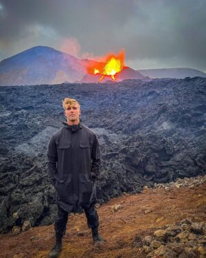 Justin Howell Instagram - Mordor 🌋 Iceland 🇮🇸 
📸 @mich.todorovic 🙏🏼
.
@canadagoose 
.⁣
.⁣
.⁣
.⁣
#activevolcano #flight #iceland #icelandic #icelandscape #icelandtravel #icelandtrip #iceland🇮🇸 #kinobody #landscapephotography #masterchief #stuntman #stunts #titans #traveltheworld #vacation #vacation2020 #vacationmode #vacations #vacationtime #vacationvibes #visiticeland #volcano