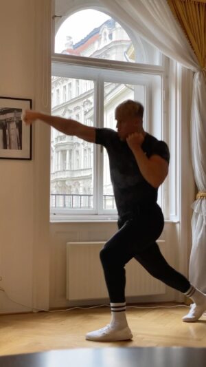 Justin Howell Instagram - Quarantined for a few days. What else should I train? 👊🏼
.⁣
@underarmour 
@martialarts.am 
@adrenalineworldwide 
@martialartsreels 
.⁣
.⁣
.⁣
.⁣
#boxing #boxingtraining #czechrepublic #europe #kickboxing #kinobody #masterchief #mma #prague #pragueworld #quarantine #quarantineandchill #quarantinelife #stayhome #staysafe #stunt #stuntlife #stuntman #stunts #titans #travel #travelblog #travelingram #travelphoto #traveltheworld #ufc #martialarts #rakelives