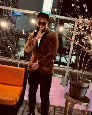 Justin Marcel McManus Instagram - Bringing that GOOD ENERGY all 2022 🎉🎉
.
#happynewyear #2022 #toblessedtobestressed