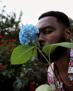 Justin Marcel McManus Instagram - Black is Beautiful ⬛️
Black is King 👑
Black is Excellence 🗣
.
Shot by @breannwhite 
Styled by @kenyasherron 
.
#fashion #justinmarcelmcmanus #harlem #blessup #blackisbeautiful