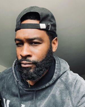 Justin Marcel McManus Instagram - Who tryin to take me to dinner? Ayyyyyoooo BING BONG!‼️
.
#whatsgood #nyc #bingbong #beardgang