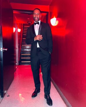 Justin Marcel McManus Instagram - 💥And with that I say 2023 I welcome with nothing but love and great company!!!! 💥
.
#happynewyear2023 #goddid #justinmarcelmcmanus