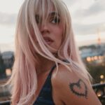 KAROL G Instagram - Con estas foticos me despido de ParisSss y de lo rico que la pasé 🤍✨ Paris, France