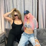 KAROL G Instagram - La babysita está readY para los VMAs 😈😈😈 MAMIII @parrisgoebel