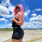 KAROL G Instagram – La tía Sexy 🖤🧸🌸
