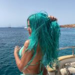 KAROL G Instagram - Yo soy Del Mar 🌊🌞✨ Y DE USTEDES 🌺🌺🌺 Bonita Bonita