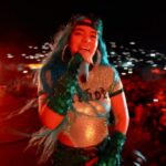 KAROL G Instagram - Anoche canté por primera vez Mamiii en vivo y adivinen que !???? ❤️‍🔥❤️‍🔥❤️‍🔥❤️‍🔥❤️‍🔥❤️‍🔥❤️‍🔥❤️‍🔥❤️‍🔥❤️‍🔥❤️‍🔥❤️‍🔥❤️‍🔥❤️‍🔥 QUE CHIMBAAAAAAA … Yo de cantante y de Fan a la vez Jaja 🤪 @iambeckyg MAMIII , CUANDO LA CANTEMOS JUNTAS SE CAE LO QUE SEAAAAAAAA 🤩🌸🌸🍄🍄🪴🪴🤍🤍🤍🤍🤍🤍🤍🤍🤍