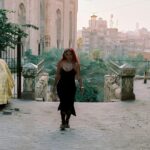 KAROL G Instagram - Más allá de estar en mi Top 5 de lugares del mundo que soñaba conocer, tenía una visión un poco más ambiciosa en este país: Cerrar las Calles, la esfinge y las pirámides de Egipto para lograr un video que siempre estuvo en mi mente, en mis metas por cumplir y en mi corazón! Ese momento majestuoso cuando yo misma llegué a este lugar y vi que después de lo difícil que fue lograrlo, YA ERA UNA REALIDAD, lo guardo como una de las mejores sensaciones de mi vida !!! Cumplir sueños mientras trabajo y le cuento al mundo sobre ellos, no tiene precio! Gracias equipo por apoyar cada idea y cada meta, por creer en mi y nunca dudar de las cosas increíbles que podemos lograr juntos… @ovyonthedrums siento un inmenso orgullo personal por el trabajo que juntos hemos creado ♥️✨ Para ustedes, con amor, CAIRO ✨✨✨ QUE CHIMBAAAAAAAAA HPPPPPPPPPPPTA!!!!!!!!!!!!!!!!!!!!! 🥹🥹🥹