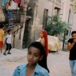 KAROL G Instagram - Más allá de estar en mi Top 5 de lugares del mundo que soñaba conocer, tenía una visión un poco más ambiciosa en este país: Cerrar las Calles, la esfinge y las pirámides de Egipto para lograr un video que siempre estuvo en mi mente, en mis metas por cumplir y en mi corazón! Ese momento majestuoso cuando yo misma llegué a este lugar y vi que después de lo difícil que fue lograrlo, YA ERA UNA REALIDAD, lo guardo como una de las mejores sensaciones de mi vida !!! Cumplir sueños mientras trabajo y le cuento al mundo sobre ellos, no tiene precio! Gracias equipo por apoyar cada idea y cada meta, por creer en mi y nunca dudar de las cosas increíbles que podemos lograr juntos… @ovyonthedrums siento un inmenso orgullo personal por el trabajo que juntos hemos creado ♥️✨ Para ustedes, con amor, CAIRO ✨✨✨ QUE CHIMBAAAAAAAAA HPPPPPPPPPPPTA!!!!!!!!!!!!!!!!!!!!! 🥹🥹🥹