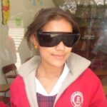 KAROL G Instagram - Alguien encontró mi Facebook de cuando estaba en el colegio que no yo me acordaba que existía y empezó a compartir las fotos jaja QuE ChImBaAAa (Así escribía en el Facebook 😂) El verdadero TBT 🐥🐥🐥🐥❤️‍🩹