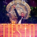 KAROL G Instagram - 6 meses de trabajo se me fueron como en 5 minutos pero fue más increibleeeeee de lo que algún día imagineeeee ❤️‍🩹❤️‍🩹❤️‍🩹❤️‍🩹❤️‍🩹 GRACIAS POR EL AMOR A TODOS !!! Gracias @tiesto hasta yo enloquecí cuando saliste 🔥 Gracias mamiii @iambeckyg Brillaste como nuncaaa!!! 👑 En nombre de los Latinos rompimos ayer en COACHELLA 🥺 pdta: Para ti Colombia 🇨🇴⭐️⭐️⭐️⭐️⭐️⭐️⭐️⭐️⭐️⭐️⭐️⭐️⭐️⭐️⭐️⭐️⭐️ Magic Perfum