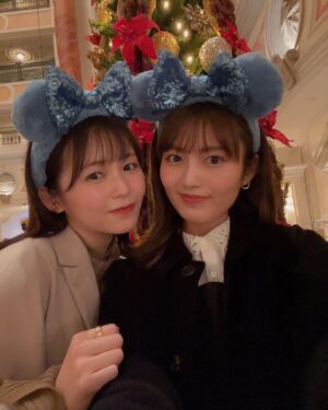 Kaho Mizutani Instagram - Merry Christmas🎄✨
少し前にクリスマスディズニーしてきたよ🎅🏻🐭
かわいいかわいい琳加ちゃんと出会えた青春シンデレラが
今夜最終回です🍷是非ご覧ください💎
そして素敵なクリスマスをお過ごし下さい⭐️🌃