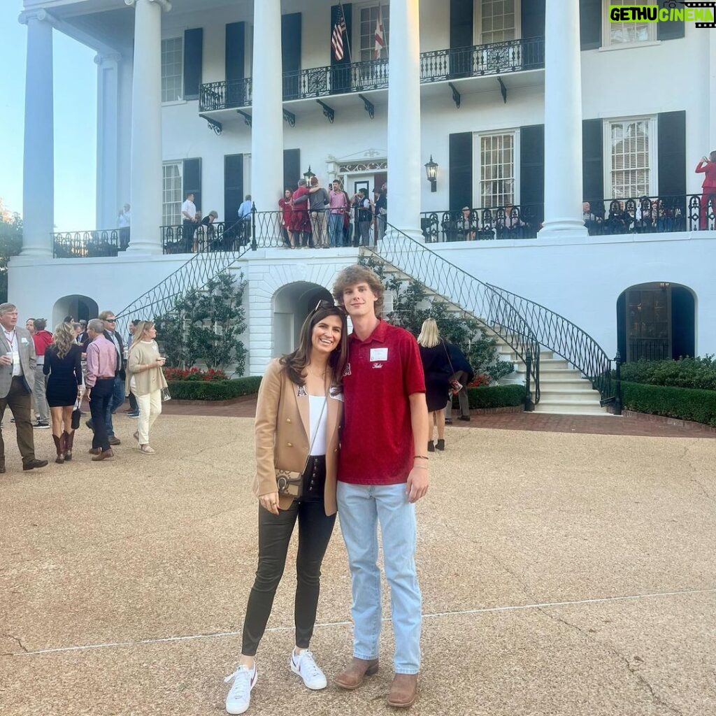 Kaitlan Collins Instagram - Four turnovers, two fumbles and a couple missed field goals walk into a bar... #StillWonThough #RollTide Bryant–Denny Stadium