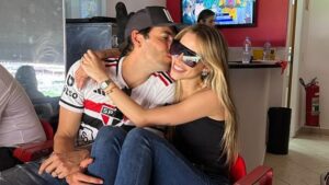 Kaká Instagram - Porque @saopaulofc é sentimento , que jamais acabará!! 

Eu te amo tricolor ❤️🤍🖤 

Te amo futebol ⚽️
