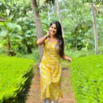 Kalyani Anil Instagram - YeLLov 💛🌼 📸 @_.swathy_saji._ 🫂 Mar Ivanios College
