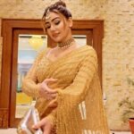 Kangna Sharma Instagram - Gorgeous NARI in gorgeous Saree ❤️ @kamli_fashion 🫶 Do u wanna say anything?