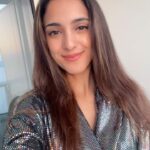 Kanikka Kapur Instagram - Thank you for being beautiful, 2023! Happy New Year ♥️